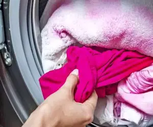 ترفندهای خانه داری؛ با لباس رنگ گرفته چکار کنیم؟