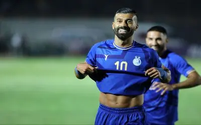 ذوق رامین رضاییان برای بستن بازوبند کاپیتانی استقلال