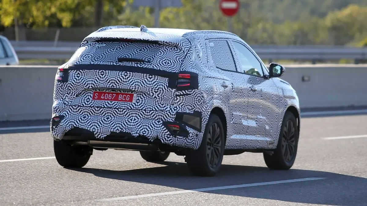 Renault Austral spy shot