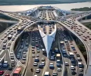 معماری خلاقانه؛ پل پیچی ساختن بیخ دریا هر خروجی میره یه سر دنیا اشتباه برن فنا رفتن