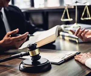 اهمیت استفاده از وکیل دادگستری در دعاوی مربوط به انواع چک