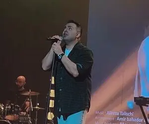 آواز احساسی؛ طلیسچی تو اجرا با نور موسیقی بارون اومد و یادم داد زد خواننده ها کف کردن