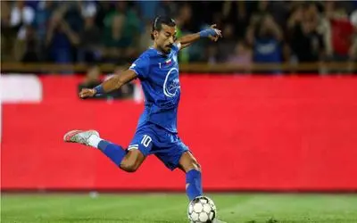 استقلال روی شانه‌های رامین رضاییان؛ بفرمایید پنالتی!