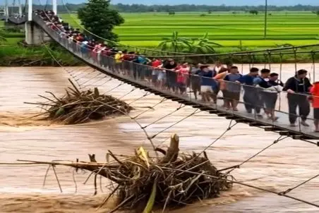 معماری طبیعت؛ بی حساب کتاب رفتن رو پل طاقت پل طاق شد عزرائیل در زد