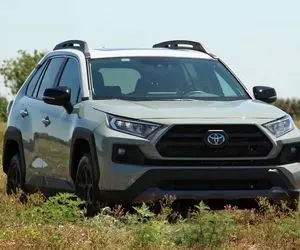 تویوتا راوفور ادونچر 2025 با قیمت 9 میلیارد؛ در ایران 3 تا بخر یکی ببر!