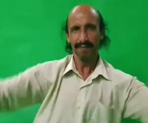 آواز شاد شاد؛ رقص بندری آقای مو افشون که با دیدنش یجور بیزار میشی سر به بیابون میزاری