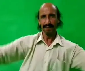 آواز شاد شاد؛ رقص بندری آقای مو افشون که با دیدنش یجور بیزار میشی سر به بیابون میزاری