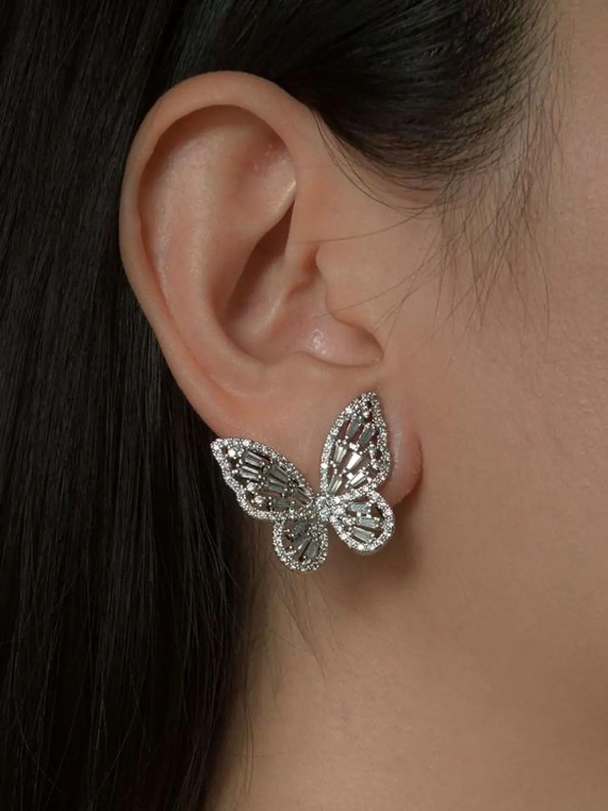 gold-butterfly-earring-model-22