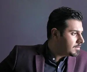 لحظه واکسن زدن پدر خواننده محبوب