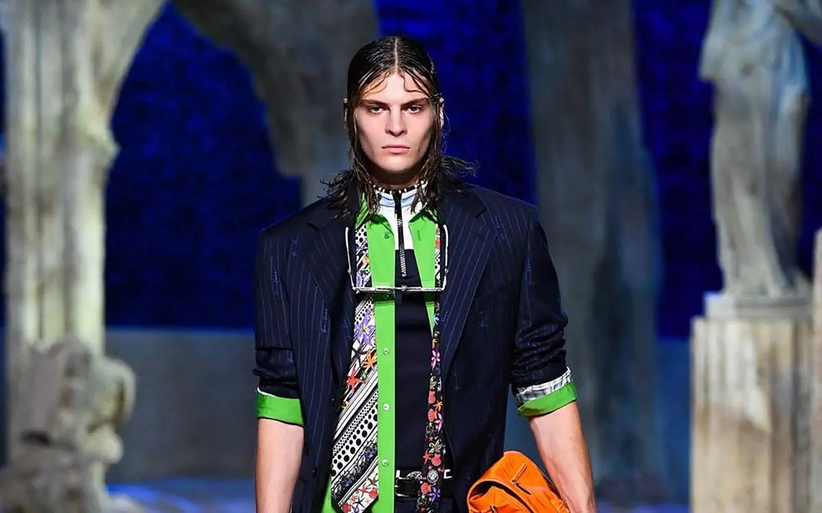 1601205181987181-fashionshow-SS2021-01-04-01-img-mob