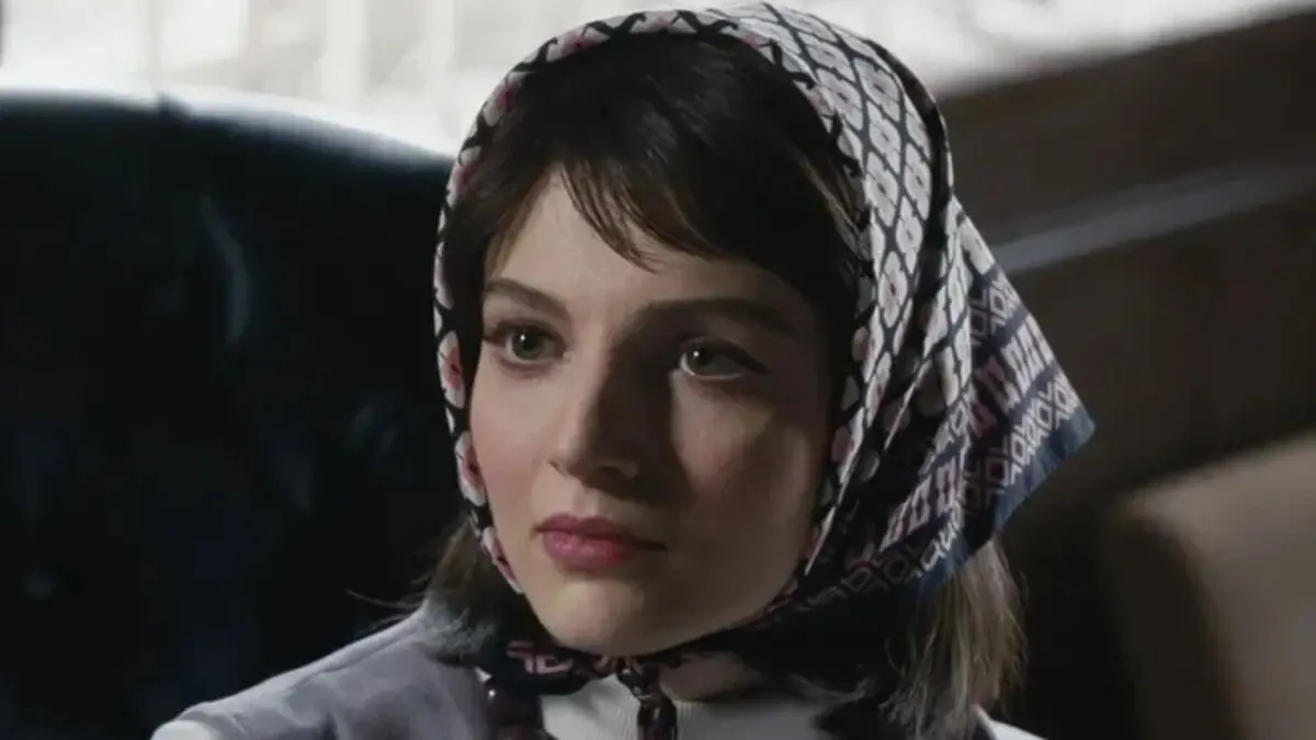 8748
