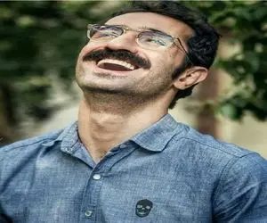 سکانس خندان؛ ایمان صفا از لگد بهاره افشاری که تبدیل به خشونت شد میگه میپوکن از خنده