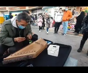 آواز خیابانی؛ ببینید این آقا با سنتور چه بلایی سر مردم آورده!