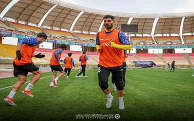 ستاره استقلالی سپاهان نیمکت نشین شد