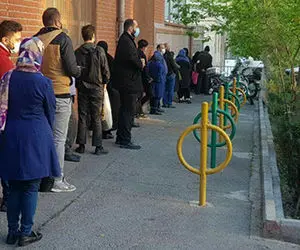 (عکس) صف عجیب ملاقات مردمی با احمدی‌نژاد