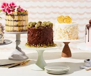 ایده های خلاقانه؛ خانومه کیک درست کرده شکل آدمی که داره می رقصه هم قد خودش 