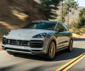 (عکس) پورشه و گمانه زنی های شاسی بلند سه ردیفه