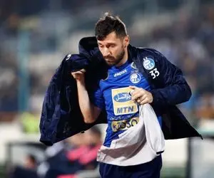 پرداخت نشدن مطالبات مدافع کروات استقلال؛ تنها مانع بازگشت اوست