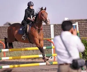 اسب سواری زن مرد را تهییج می کند؛ پس حرام است!