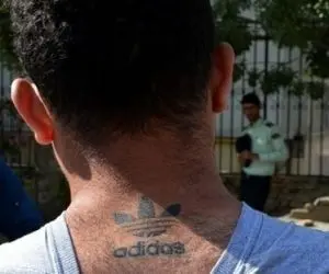 خالکوبی پشت گردن، قاتل را لو داد!