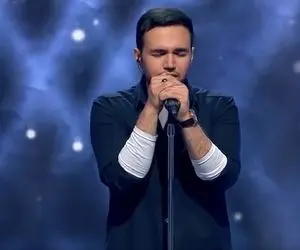 آواز ملکوتی؛ پسره تار های صوتیش رو تو خود بهشت سرشتن انقد نرم و خوش آهنگ میخونه