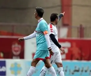 (عکس) بلایی که علی کریمی سر عادل آورد!