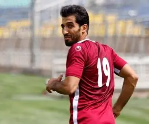 ابهامات  کارت پایان خدمت ستاره پرسپولیس تمامی ندارد!