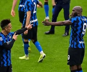 آبی‌ها با شکست قرمزها در دربی به قهرمانی نزدیک‌تر شدند