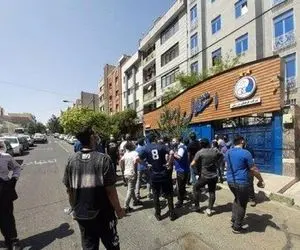 هواداران استقلال با شعارشان از خجالت مددی در آمدند!