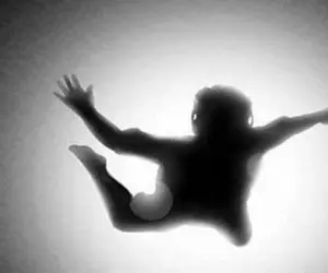 سقوط مرگبار دختر ۱۶ ساله از پنجره سوئیت شیطانی در مشهد