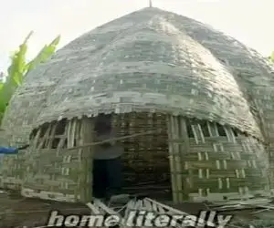 معماری خلاقانه؛ با پوست درخت موز خونه ساختن ترموستات دار تو تابستون خنک تو زمستون گرم