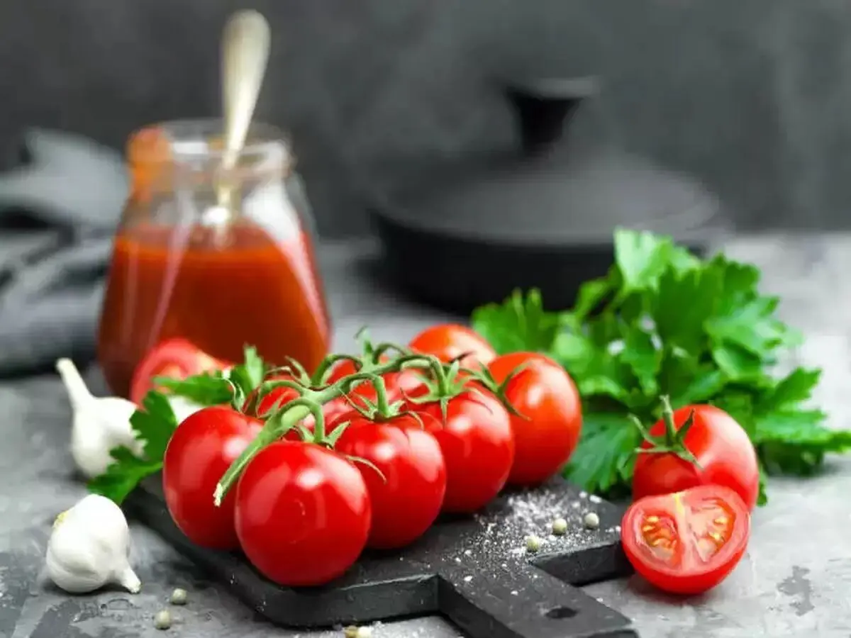 چرا باید گوجه فرنگی بخوریم؟