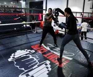 (تصاویر) زنان عربستانی در باشگاه مشت‌زنی