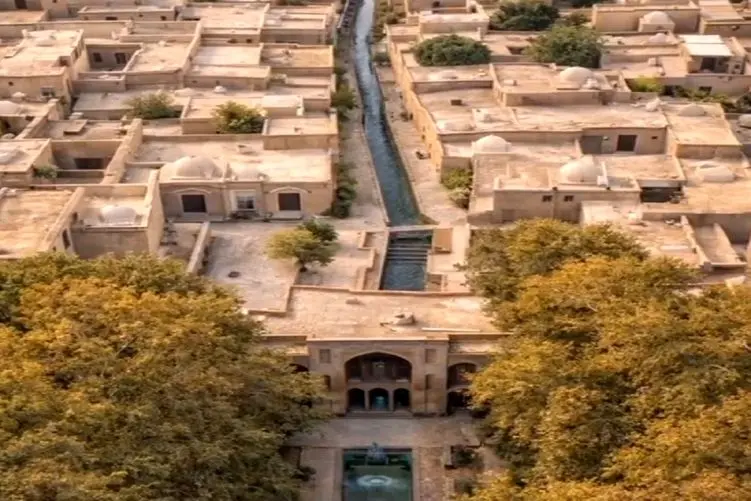 معماری خلاقانه؛ فین کاشان حکم ونیز ایتالیا رو داره میری تو دلش باورت نمیشه انقد خفنه