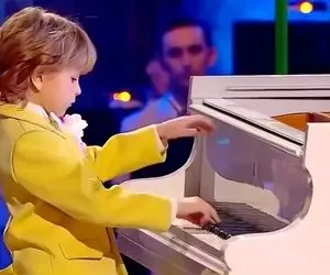 آواز استثنایی؛ بچه 9 ساله قطعه شوپن جوری نواخت موندم این مغزو کجای سر کوچیکش جا داده