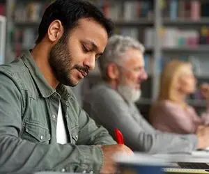 محدودیت سنی برای تحصیل در خارج از کشور چقدر است؟