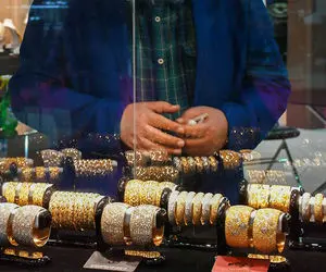 قیمت طلا 18 عیار و انواع سکه امروز یکشنبه 10 اسفند 99