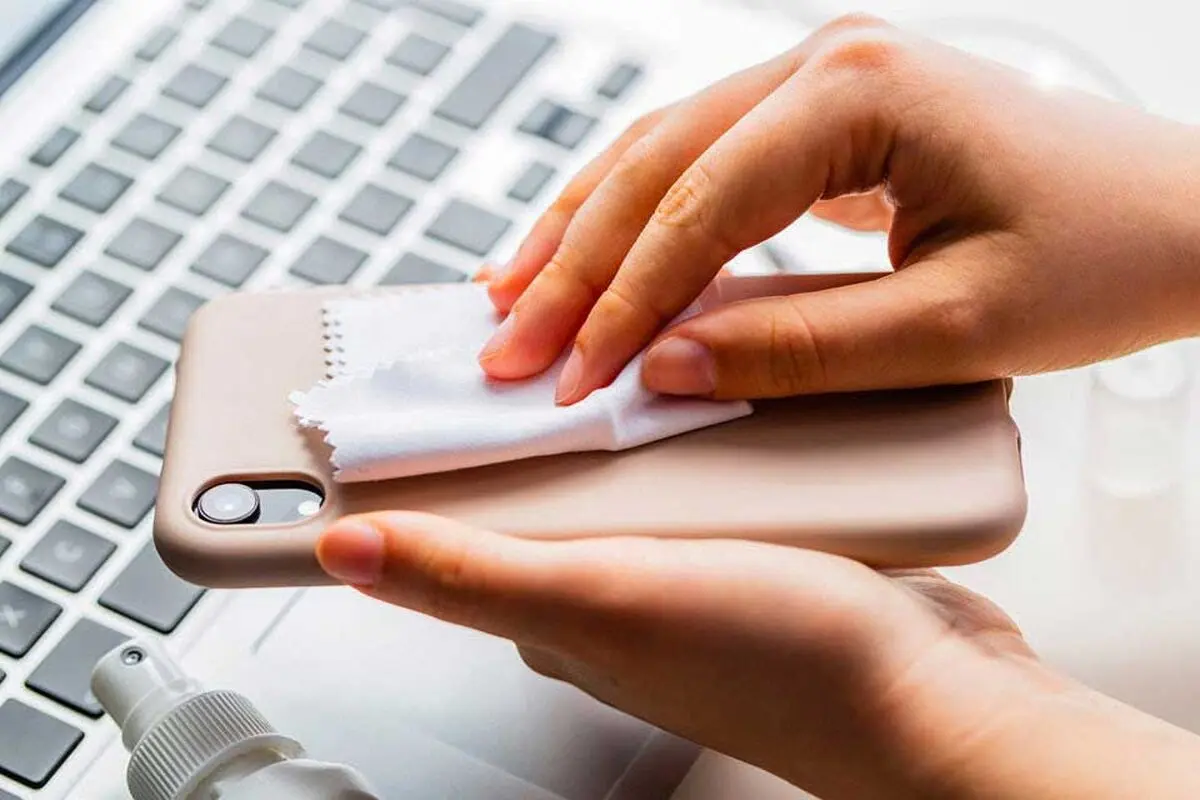 تمیز کردن گارد سیلیکونی گوشی