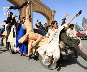 (ویدئو) گردهمایی و بزم  اتباع در تهران که روی اعصاب ملت رفت!