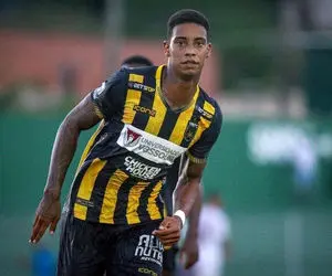 آلِف مانگا مهاجم برزیلی مدنظر پرسپولیس کیست؟