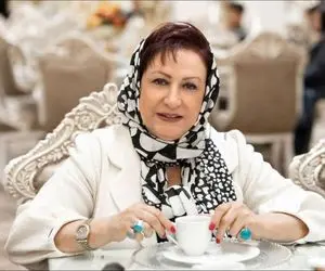 مریم امیر جلالی در کنسرت علی زند وکیلی با استایلی متفاوت و روسری که عجیب بسته شده!