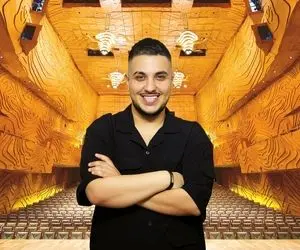 آواز ماندگار؛ آرون افشار تو کنسرت میخونه بزار همه مردن بدونن از تو فقط هست یدونه