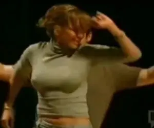 رقص دانشجو ایرانی با جنیفر لوپز / ویدیو