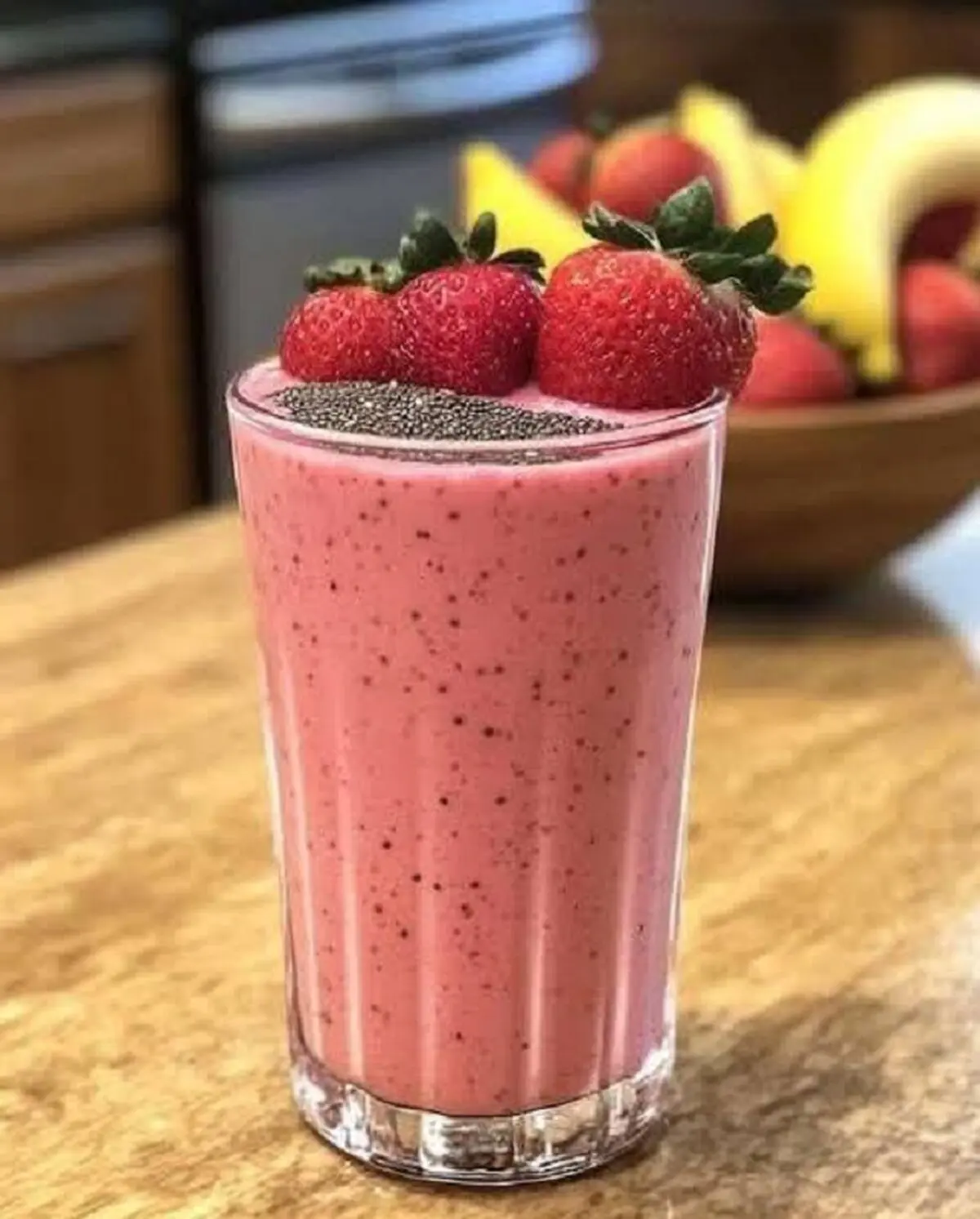 اسموتی توت فرنگی و دانه چیا