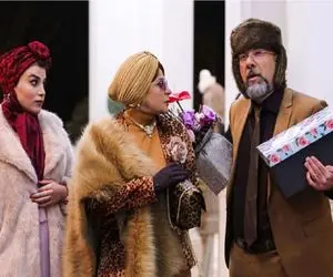 سکانس شاد/مینا و چمچاره با لباسی پلنگی و خز رفتن مهمونی اعیونی/مینا شات آپش میکنه