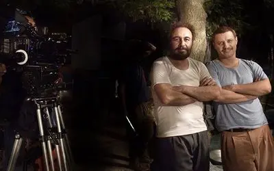 سکانس خندان/عزتی و عطاران همه رو تو پشت صحنه رو ترکوندن از بس که اینا بامزه ان