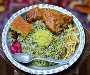 طرز تهیه باقالی پلو با مرغ خوشمزه و مجلسی با یه سس باحال و خاص