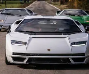 (عکس) گاو خشمگین ایتالیایی، کانتاش جدید خود را به خیابان ها می آورد!