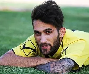 (ویدئو) پیام صادقیان تحت تعقیب و «اعلان قرمز» پلیس اینترپل؟