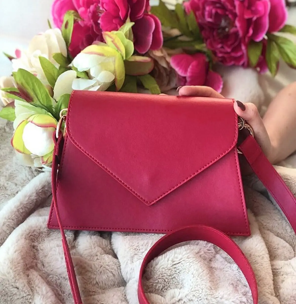 اکسسوری قرمز پرشین